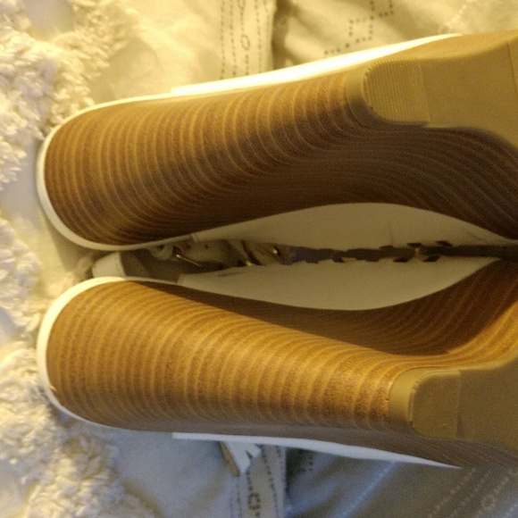 Shoedazzle white lattice wedge size 10 - Picture 6 of 14